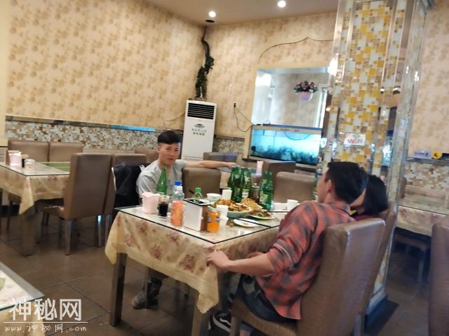 美食大发现：乌鲁木齐这家辣皮子拌面，攒劲的很！-5.jpg