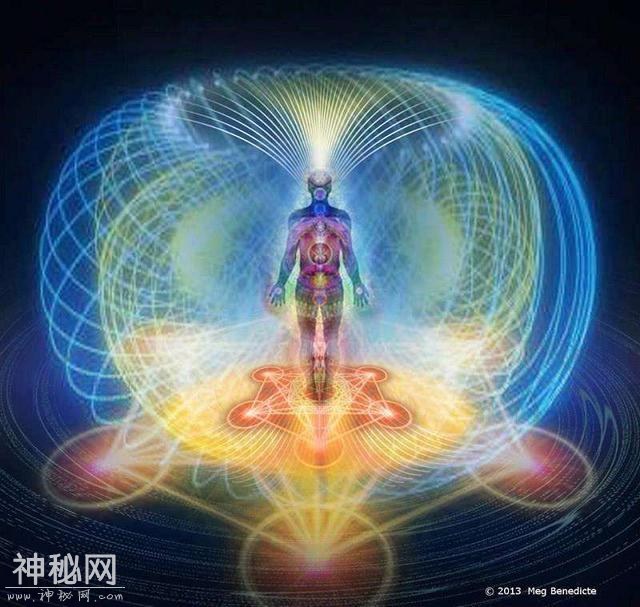 宇宙能量遍及宇宙，无所不在，连结着银河、地球、人类和分子-1.jpg