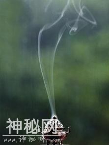 宇宙泛烟炊 闻我真如是，香魂一念归 抱月-2.jpg
