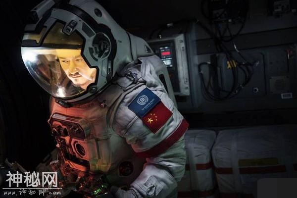 吴京新电影曝剧照，或成中国科幻崛起之作，比《战狼3》更受期待-10.jpg