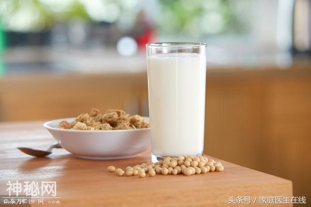 喝豆浆和牛奶，对身体的好处有什么不同？直接给你说明白-1.jpg