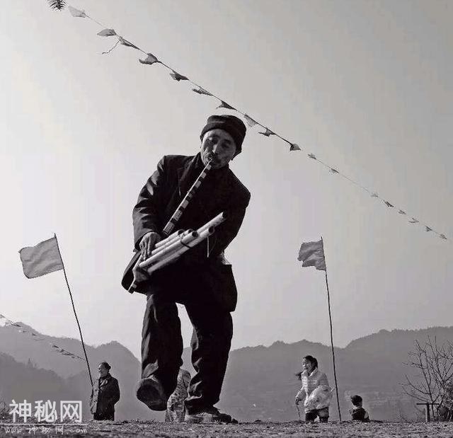民间传说-吃亡人肉的风俗是如何改变的-1.jpg