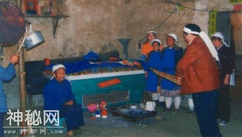 民间传说-吃亡人肉的风俗是如何改变的-2.jpg