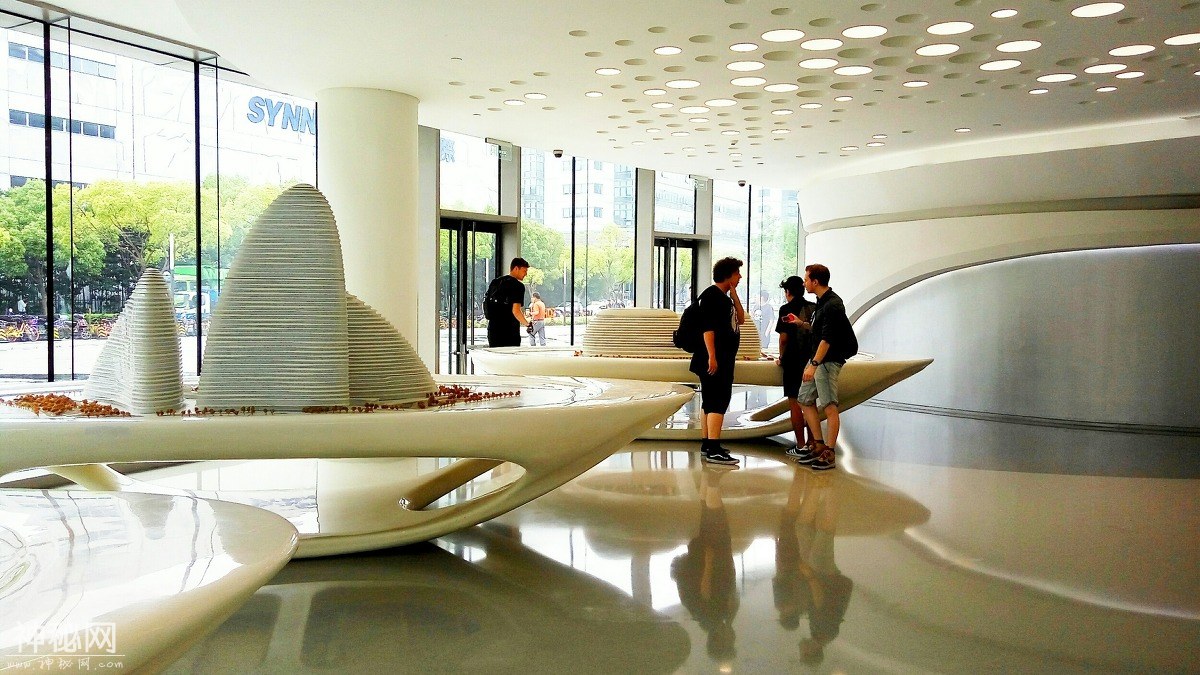 图虫人文摄影：手机随拍：凌空SOHO展示厅-4.jpg