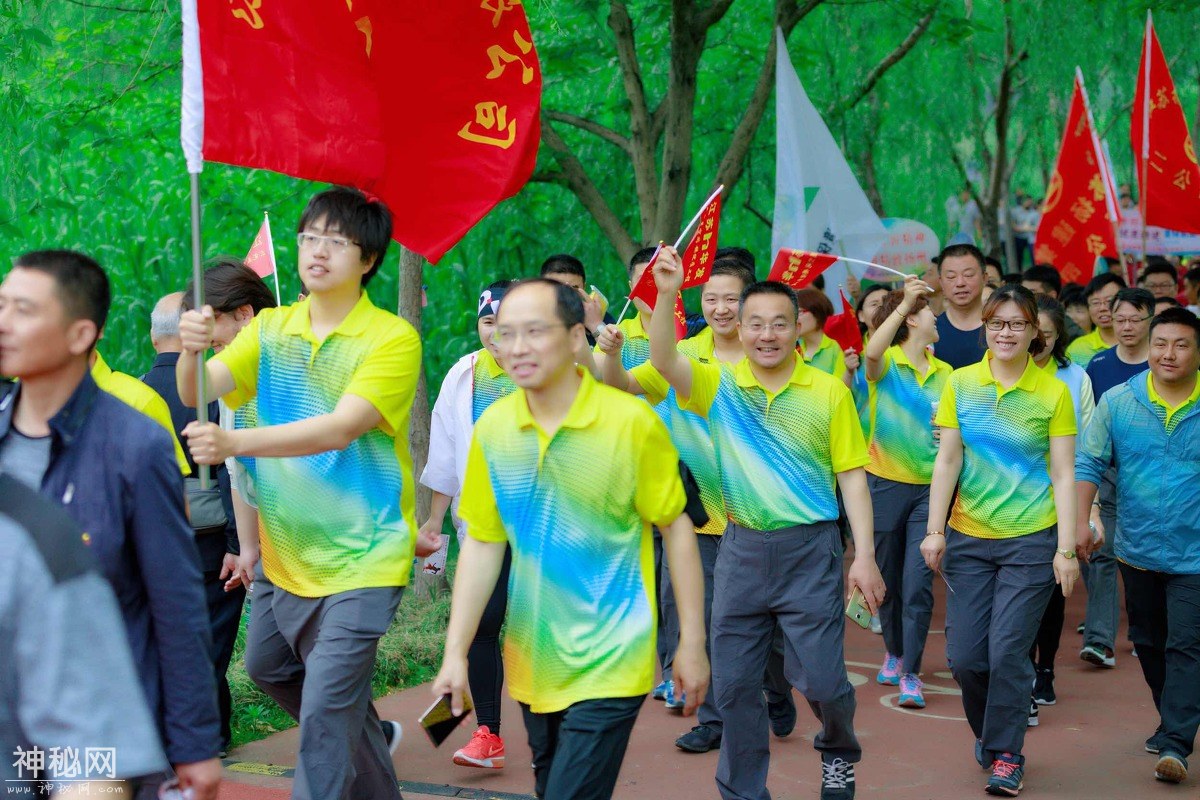 图虫人文摄影：职工健步走-9.jpg