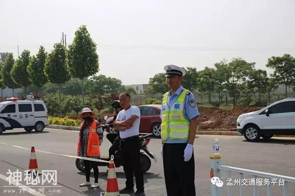 交警大队圆满完成孟州市“华兴生物杯”健步走安保工作任务-5.jpg