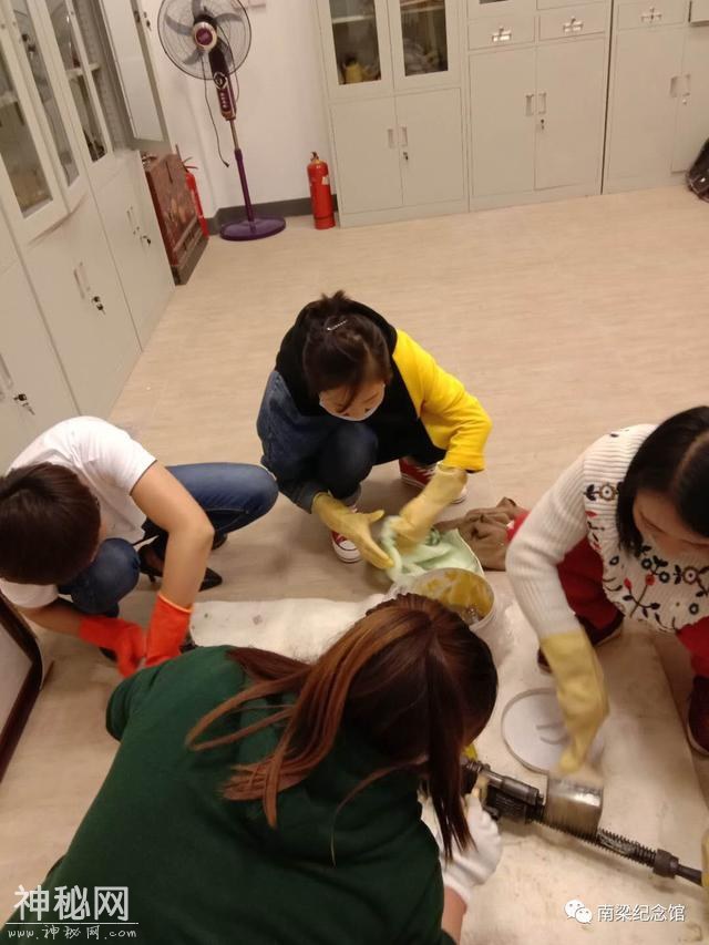 我们在路上 南梁革命纪念馆文物保养侧记-3.jpg