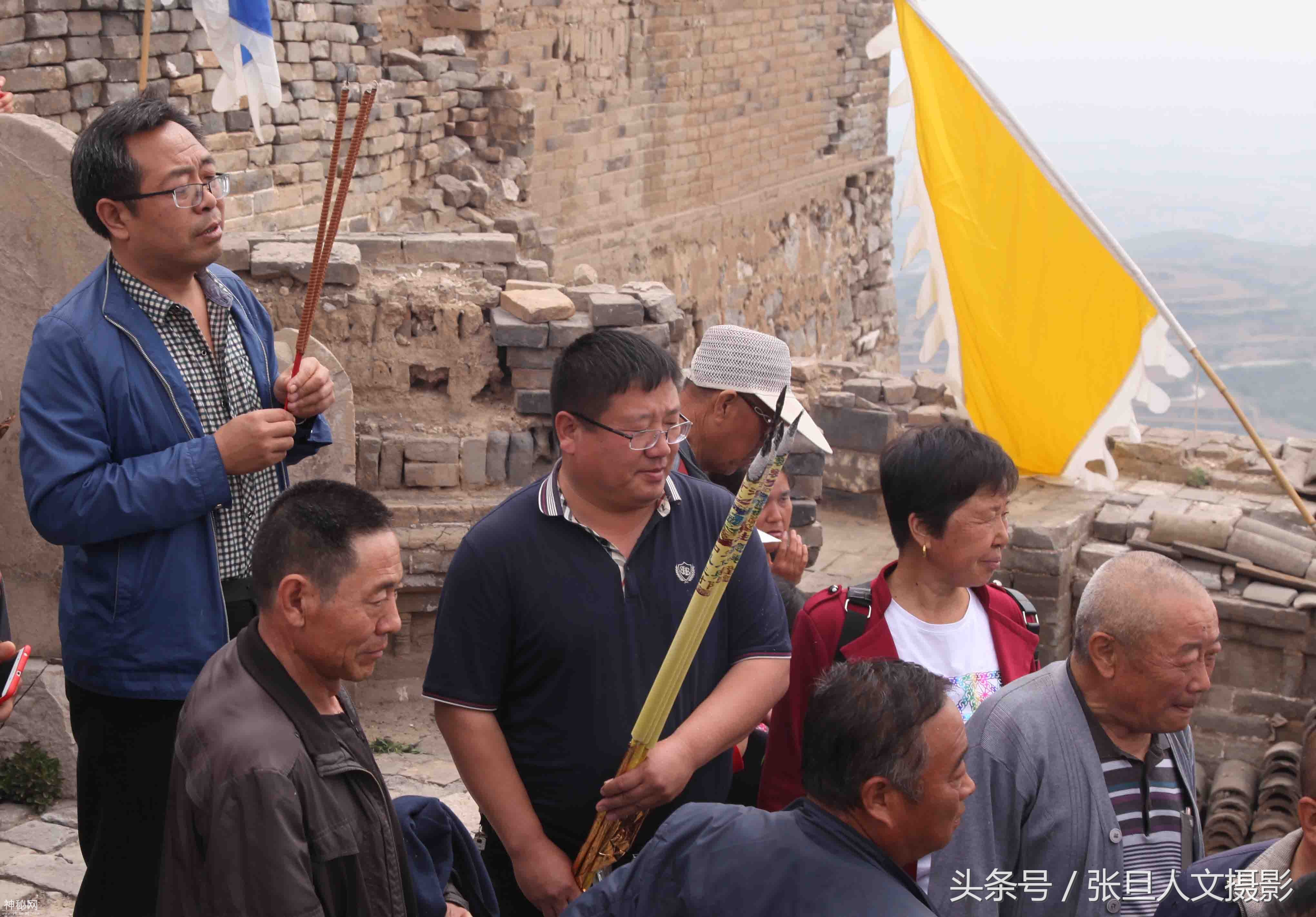 山西：古民俗带有神奇色彩 青龙山上跳崖救母 故事多-4.jpg