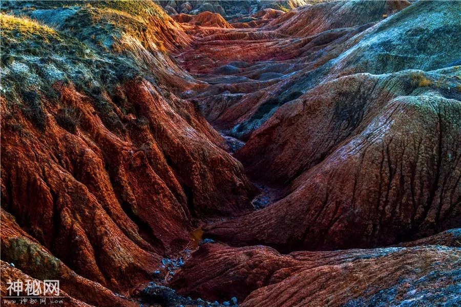 乌苏泥火山群：色彩“堆积”的神奇地质世界-6.jpg