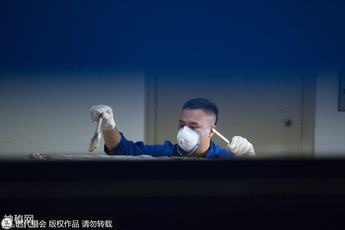 探秘“文物医院” 文物修复师缺口大比文物还稀缺-3.jpg
