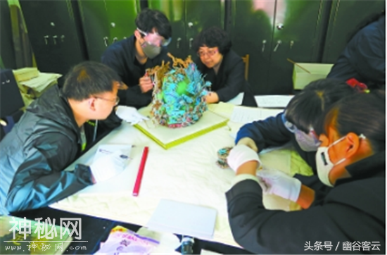 考古定陵开墓照：郭沫若参观面带微笑，参与挖掘人员大多死于非命-9.jpg