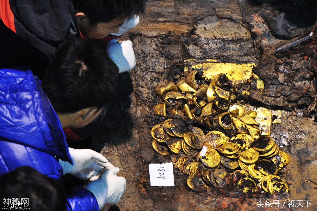 考古人员打开这座汉代大墓，78公斤370件金器，金光闪闪晃花了眼-1.jpg