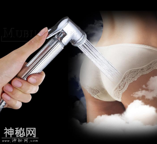 越来越多女人上厕所不用纸擦，我的天！她们是怎么做到的？-1.png