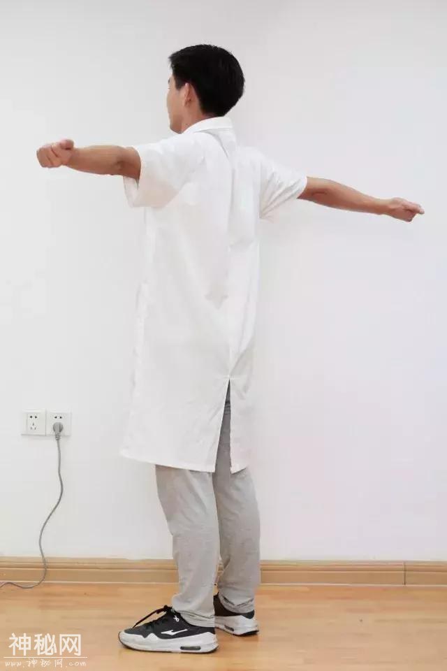 你家孩子含胸驼背吗？锻炼胸背肌-5.jpg