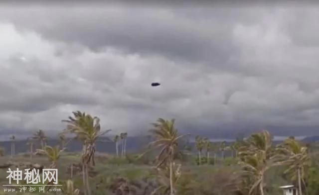 美国夏威夷大岛基拉韦厄火山持续喷发 Google地图惊见飞碟UFO-1.jpg