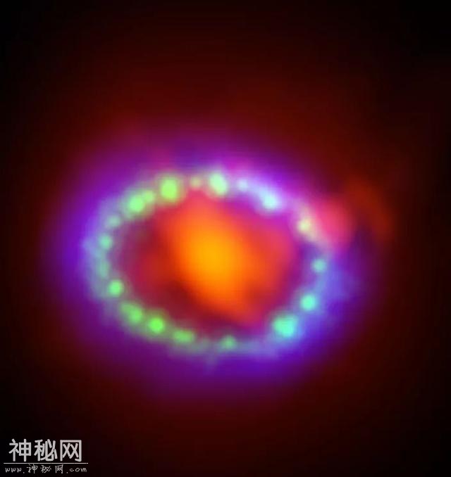 所幸这个宇宙的喧嚣和繁华，皆在别处-7.jpg