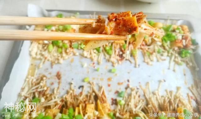 高考的儿子说要吃烧烤，我用豆腐皮卷了卷做出的烧烤比外面还好吃-2.jpg