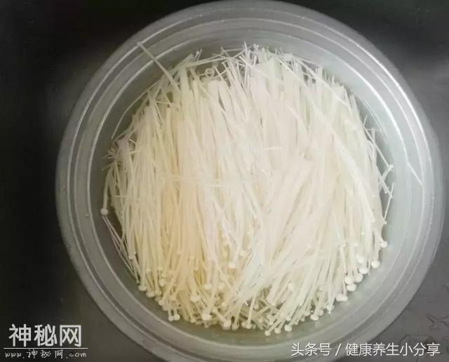 高考的儿子说要吃烧烤，我用豆腐皮卷了卷做出的烧烤比外面还好吃-4.jpg