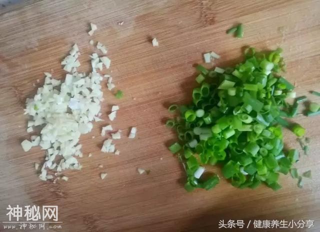 高考的儿子说要吃烧烤，我用豆腐皮卷了卷做出的烧烤比外面还好吃-10.jpg