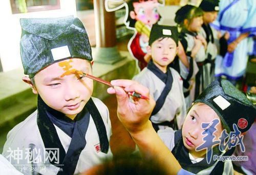 泼雄黄酒、抛五彩线祈福，到佛山三水南丹山过个越南风情民俗端午节-2.jpg