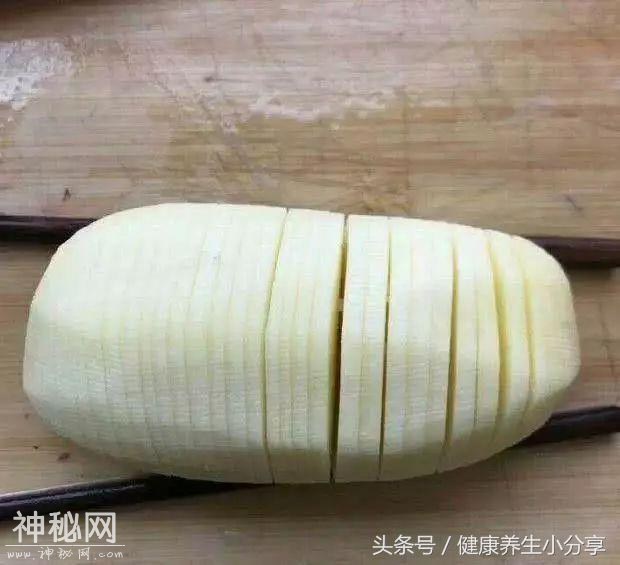 当我妻子发明了土豆的新食用方法时，我一口气吃了三个-1.jpg