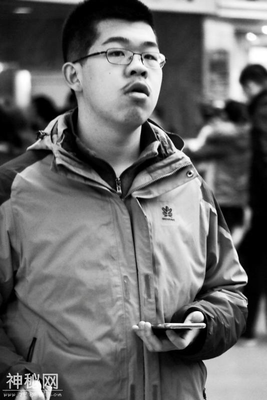 图虫人文摄影：寻找候车室的春节-18.jpg