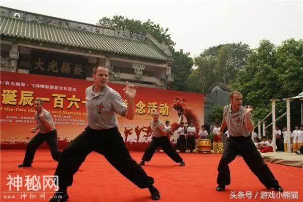 “铁布衫”与“神肚王”邀请格斗狂人徐晓冬，广东打擂比绝技-9.jpg