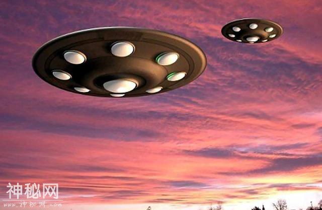 英国飞行员驾驶台风战机怒怼UFO,真勇敢！结局有些说不出口-1.jpg