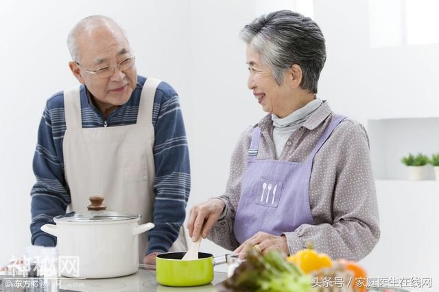 百岁老人长寿的秘密：懒！这4件事懒得做，身体就能没毛病-2.jpg