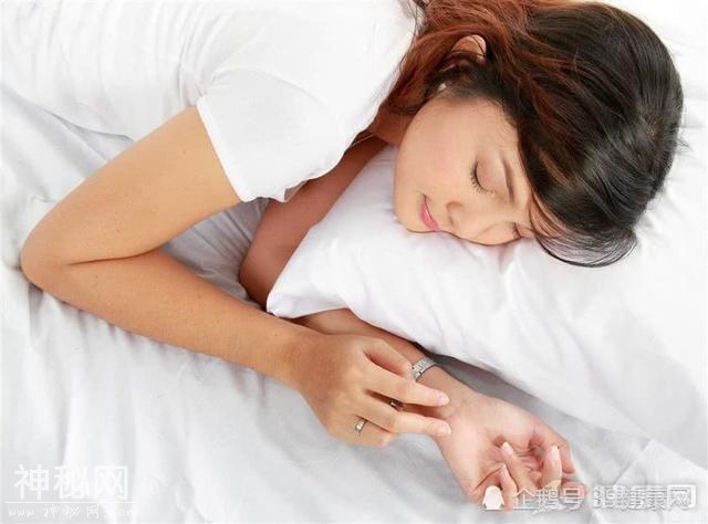 辟谣：银饰发黑，不是身体不好了！2个真相很少人知-1.jpg