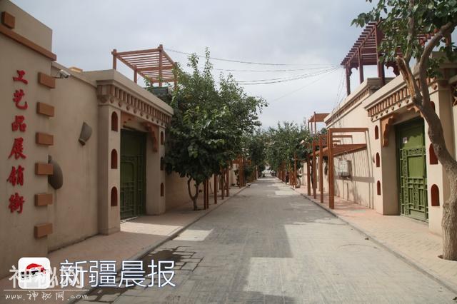 阿克苏市在村里打造民俗风情街 村民庭院变特色农家乐吸引游客-3.jpg