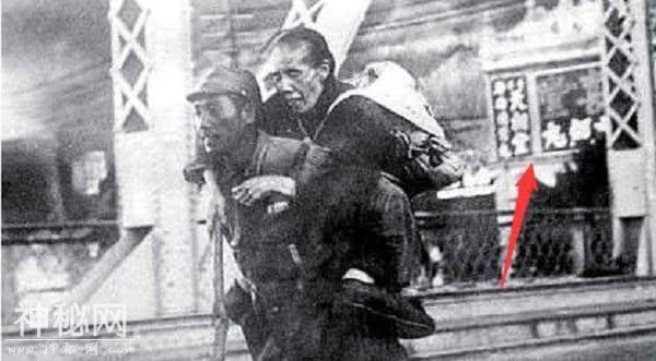 日本历史教科书用这些照片来洗白其侵华历史，国人看了无不愤懑-1.jpg