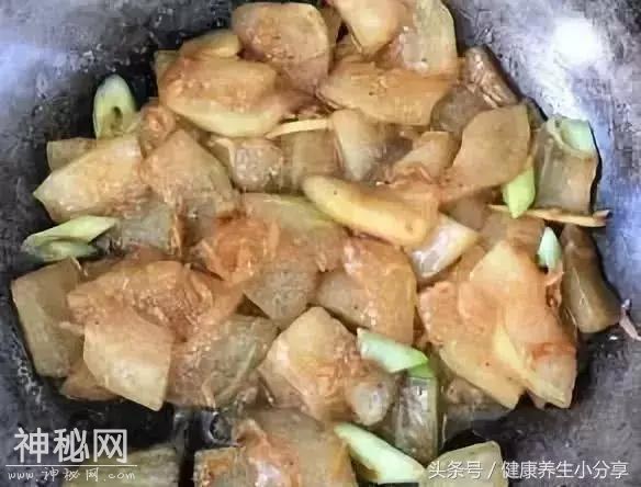 夏天多吃这种瓜，好处多多，清淡又鲜美，上桌就秒光-6.jpg