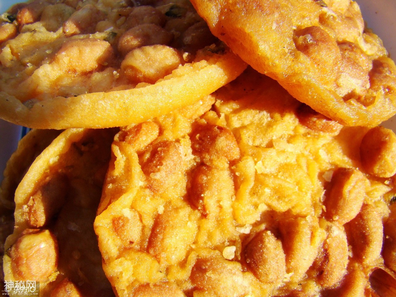 寻味中国：江西遂川特色传统小吃——香酥可口的豆饼-2.jpg
