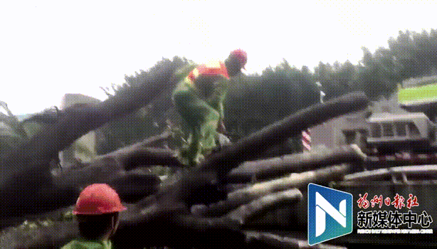 暴雨中，这些感人瞬间，温暖每一个人……-27.jpg