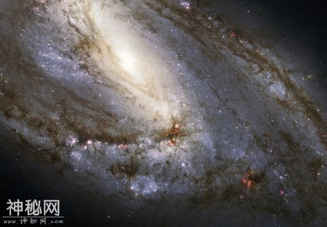 哈勃望远镜头下的浩瀚宇宙，你被震撼到了嘛？-9.jpg