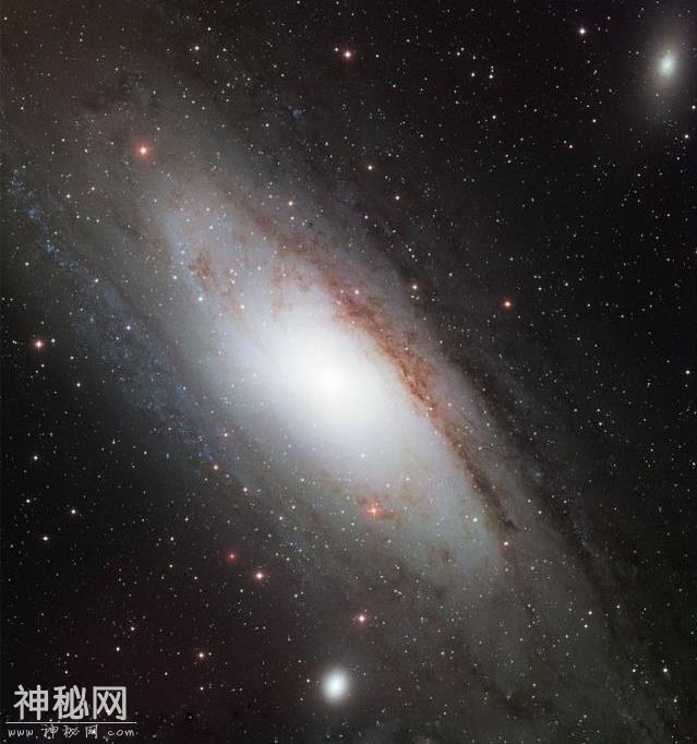 哈勃望远镜头下的浩瀚宇宙，你被震撼到了嘛？-3.jpg