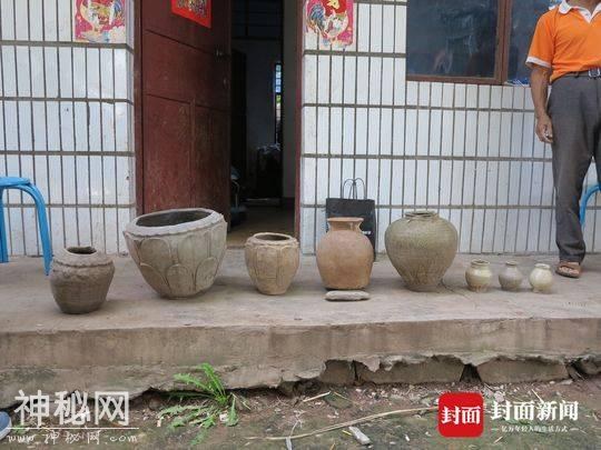 西昌六旬老人30年捐500余件文物 有距今千年的大理国陶罐-5.jpg
