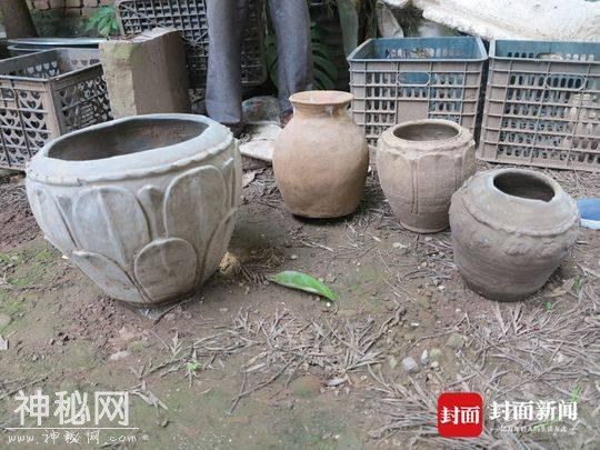 西昌六旬老人30年捐500余件文物 有距今千年的大理国陶罐-4.jpg