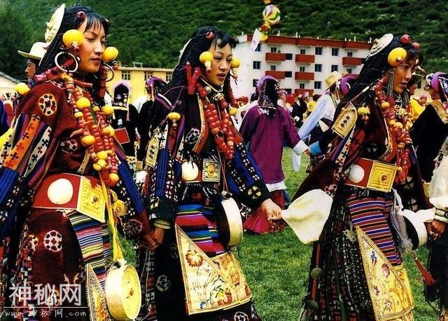 想去西藏内蒙看一看，当地的风俗你了解了吗？-4.jpg