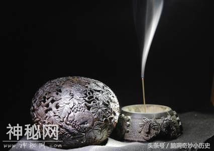 传承千年的“天南贡品”，椰壳上的时光雕刻，画风浓郁却栩栩如生-2.jpg