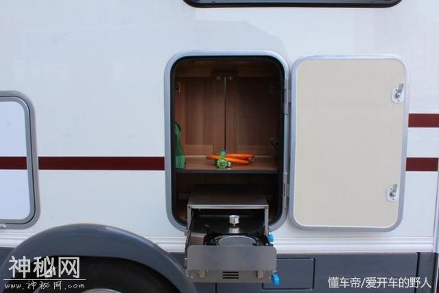 富士房车打造的东风凯普特国五C型房车可坐6人，外形酷似凯普斯达-12.jpg