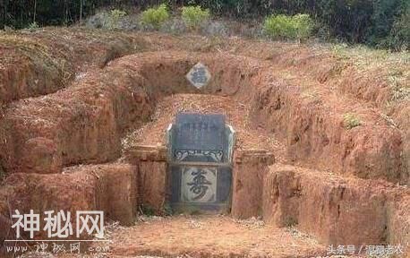 农村老人常说，祖坟出现这三种现象，说明后人必将飞黄腾达？-1.jpg