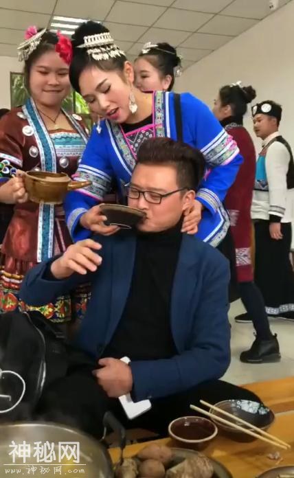 一组图告诉你，做少数民族的女婿是多么“可怕”-1.jpg