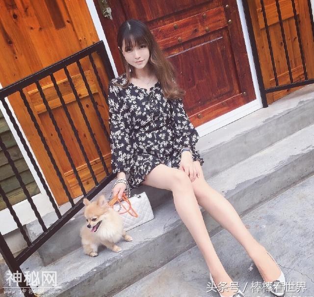 T台上一瘸一拐的走秀，心疼美女模特-11.jpg