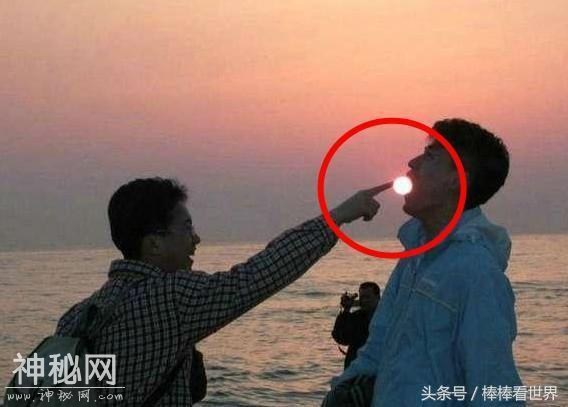 T台上一瘸一拐的走秀，心疼美女模特-38.jpg