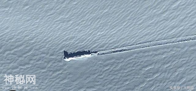 谷歌地图上南极雪地中的“坠毁UFO”，实际上是种自然现象-2.jpg