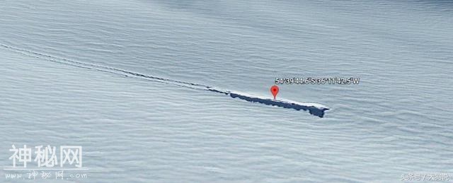 谷歌地图上南极雪地中的“坠毁UFO”，实际上是种自然现象-1.jpg