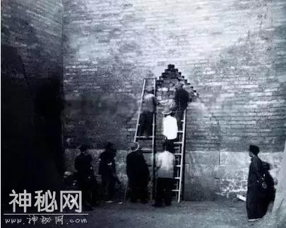 历史上最邪的一座帝王陵，一口棺材要了7条命-2.jpg