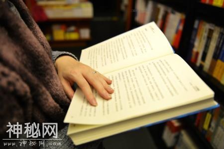 《朗读者》——人文阅读的冲锋号，人文教育的提升！-3.jpg